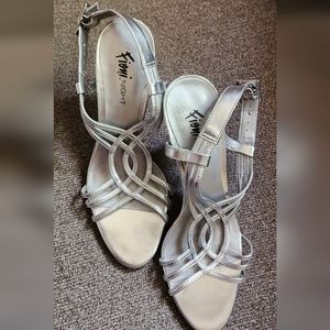 Fioni Night Shoes‎ Size 5.5